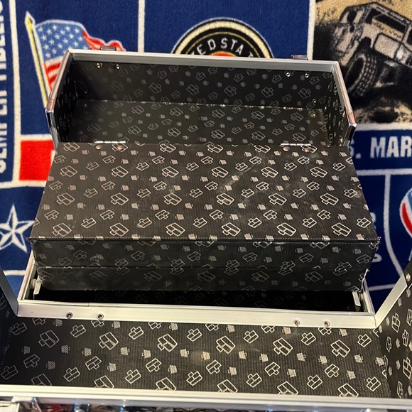 CABOODLES COSMETIC MAKEUP TRAIN CASE WITH MIRROR - Picture 5 of 10